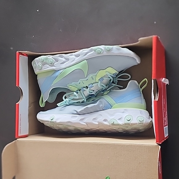 Women's Nike React Element 55 sneakers. - Picture 11 of 11